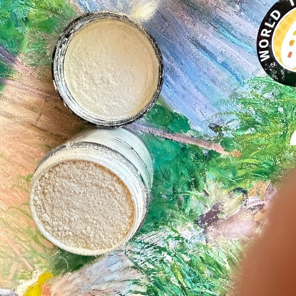 MAC Iridescent Pigment Powder 26 ounce White - Picture 9 of 9